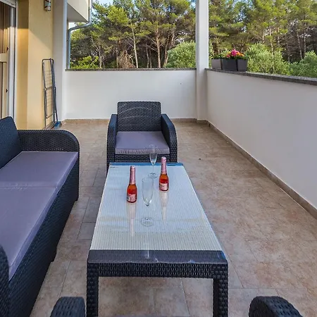 Apartments Villa Orion * Kozino