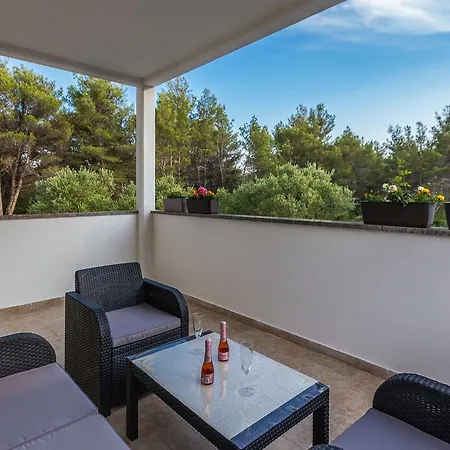 Apartments Villa Orion * Kozino