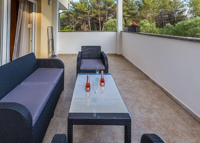 Apartments Villa Orion * Kožino
