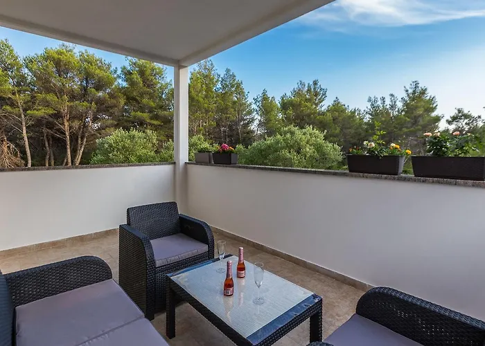 Apartments Villa Orion * Kožino