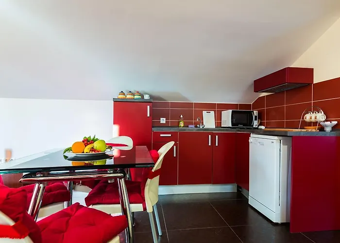 Apartments Villa Orion * Kožino